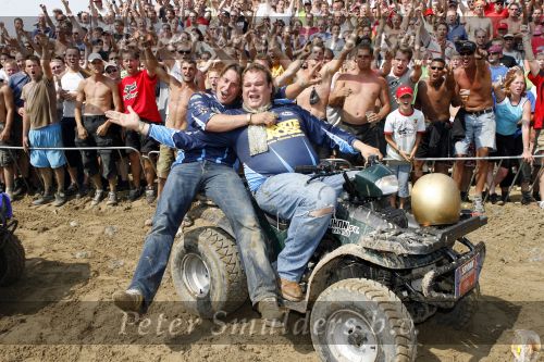 Lichtenvoorde 23 juli 2006
De zwarte cross met diverse BN ers.
Menno Kohler en Lodewijk Hoekstra