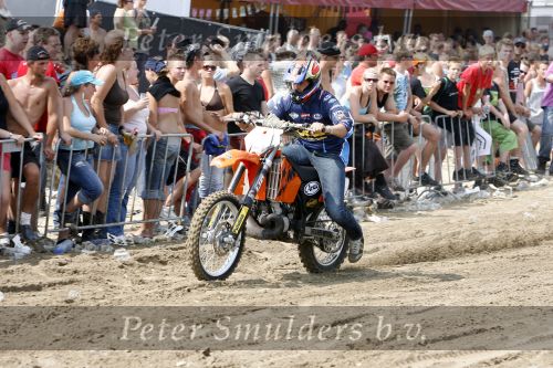 Lichtenvoorde 23 juli 2006
De zwarte cross met diverse BN ers.
  Lodewijk Hoekstra