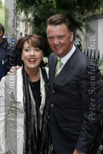 Amsterdam 20 mei 2006
Edwin v d Sar en zijn vrouw Annemarie trouwen in Amsterdam.
Louis v Gaal  met vrouw Truus
Peter Smulders bv