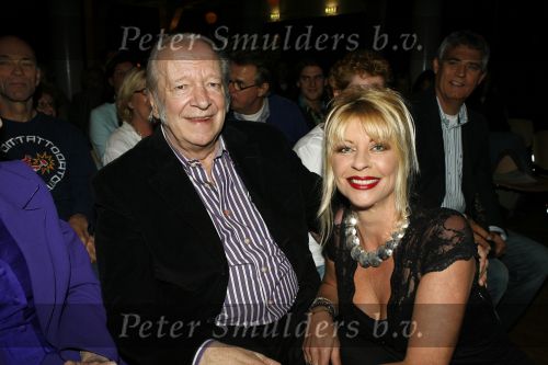Amsterdam 31 mei 2006
Presentatie cd  box Ramses Shaffy in de rode hoed.
Manuela Kemp en Ramses
Peter Smulders bv
