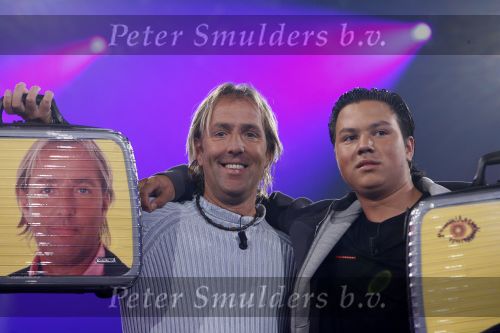 Aalsmeer 18 augustus 2006
Big Brother huis begint weer. alle bewoners vertrekken vanuit de studio naar het BB huis.
Presentatrice Bridget Maasland.
Peter Smulders bvAalsmeer 18 augustus 2006
Big Brother huis begint weer. alle bewoners vertrekken vanuit de Marcel (L) en etienne