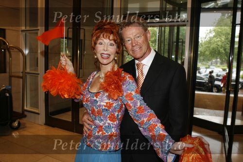 Amsterdam 14 juni 2006
Haringparty wegener en het Hilton.
Marijke Helwegen met man
Peter Smulders bv