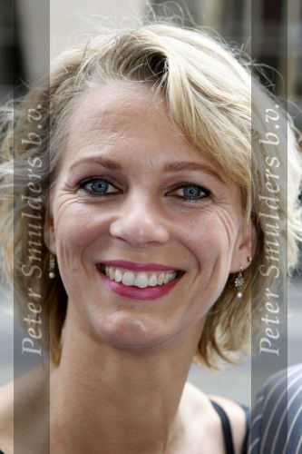 Amsterdam 16 mei 2006
Premiere film Famke Jansen in pathe de munt.
Marilou van Steenis met man
Peter Smulders bv