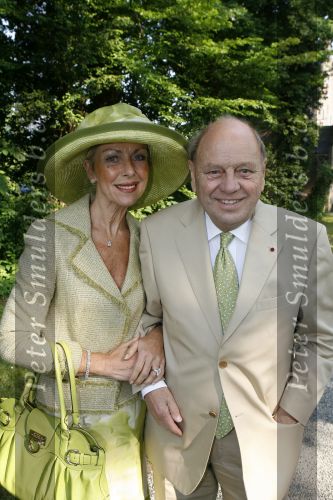 Breukelen 7 juni 2006
Haringparty neijenrode.
Marion lambriks met man
Peter Smulders bv