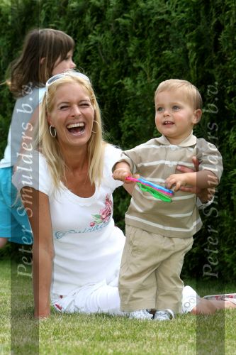 Fijnaart, 23 Juni 2006
Verjaardag Christian ( 5 jaar )
Frans Bauer Jr. met Mariska Bauer 
© foto Peter Smulders BV