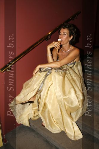 Amsterdam 15 juli 2006
Premiere Rembrandt in Carre.
Marjolein keuning met ijsje