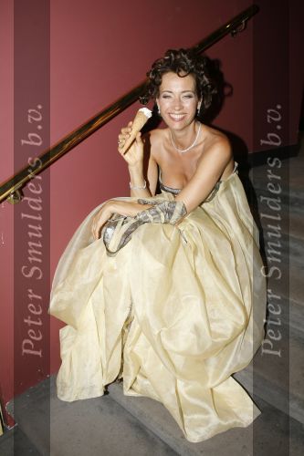 Amsterdam 15 juli 2006
Premiere Rembrandt in Carre.
Marjolein keuning met ijsje