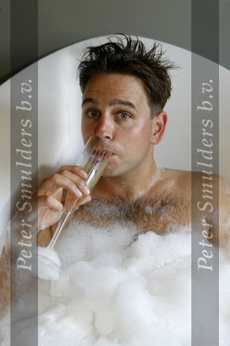 Nigtevecht 19 juli 2006
Matthijs Albers in bad voor de rubriek Soap & zo in story.