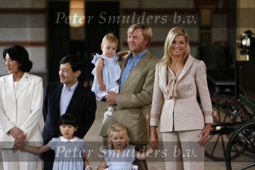 Apeldoorn 18 augustus 2006
Fotosessie Koningin Beatrix met Maxima Prins Willem Alexandert Amalia Alexia en de keizerlijke hoogheden van Japan Prins Naruhito Prinses Masako en prinses Aiko op paleis het Loo.