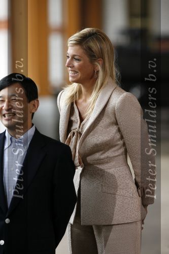 Apeldoorn 18 augustus 2006
Fotosessie Koningin Beatrix met Maxima Prins Willem Alexander Amalia Alexia en zijne keizerlijke hoogheden van japan Prins Naruhito Prinses Masako en hun dochtertje Aiko bij paleis het Loo.