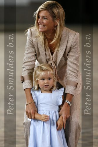 Apeldoorn 18 augustus 2006
Fotosessie Koningin Beatrix met Maxima Prins Willem Alexandert Amalia Alexia en de keizerlijke hoogheden van Japan Prins Naruhito Prinses Masako en prinses Aiko op paleis het Loo.