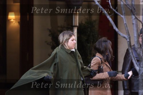 New York, 22 januari 2000
Prins willem Alexander samen met Maxima na afloop van een diner samen met een beveiligingsbeambte
Rest. CIPRIANI Downtown