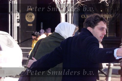 New York, 22 januari 2000
Prins willem Alexander samen met Maxima na afloop van een diner samen met een beveiligingsbeambte
Rest. CIPRIANI Downtown