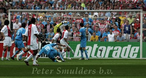 Rotterdam, 7 Mei 2006
Feyenoord stadion Gatorade Cup (KNVB-beker ) Seizoen 2005/2006
AJAX-PSV, eindstand 2-1
Michael Lamey brengt PSV op 1-1 Maarten Stekelenburg is te laat