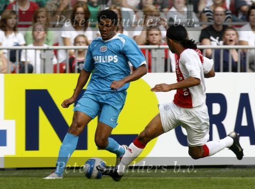 Amsterdam 13 augustus 2006
Ajax-PSV 3-1 om de johan Cruijff schaal in de arena.
Michael lamey en Urby Emanuelson
Peter Smulders bv