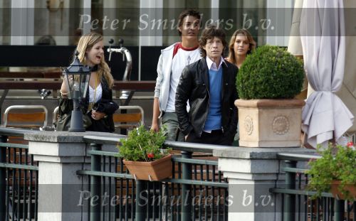 Amsterdam 1 augustus 2006
Mick Jagger gaat varen met zijn kinderen en vrienden .
