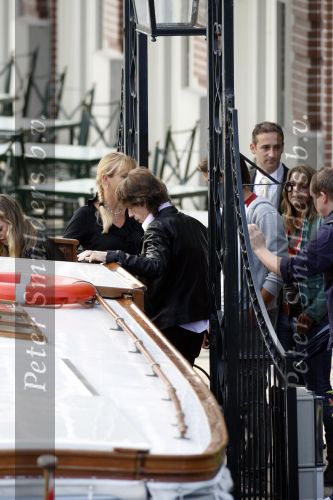 Amsterdam 1 augustus 2006
Mick Jagger gaat varen met zijn kinderen en vrienden .