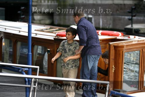 Amsterdam 1 augustus 2006
Mick Jagger gaat varen met zijn kinderen en vrienden . zoon