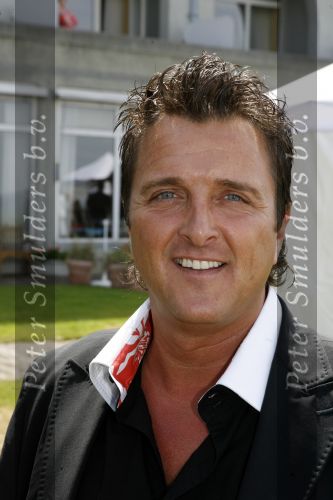 Noordwijk 20 juni 2006
Society lunch in huis ter duin.
Mickey harren
Peter Smulders bv