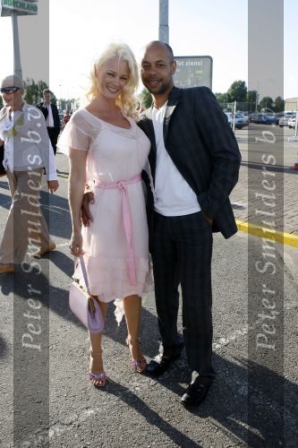 Amsterdam 14 juli 2006
Premiere Cirque du Soleil Alegria.
Monique Sluyter met vriend