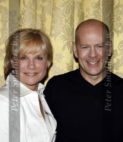 Amsterdam 26 juni 2006
Persconferentie over the edge in het Amstel hotel
Bruce Willis  en Monique v d Ven en Edwin de Vries
Peter Smulders bv