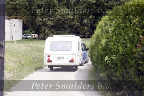 Vallery 7 augustus 2006
Huwelijk Katja Schuurman en Thijs Romer.
Nienke Romer met man met caravan