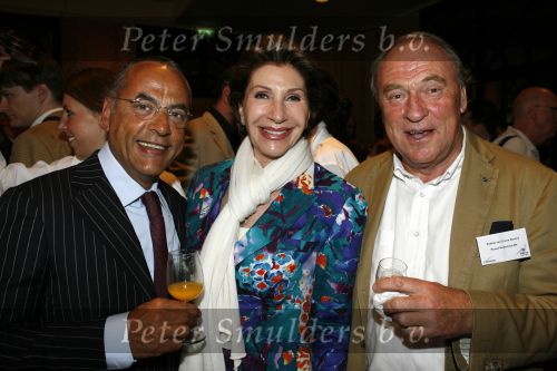Amsterdam 14 juni 2006
Haringparty wegener en het Hilton.
Robbie v Erven Dorens Tonny Thunissen en Oscar hammerstein
Peter Smulders bv