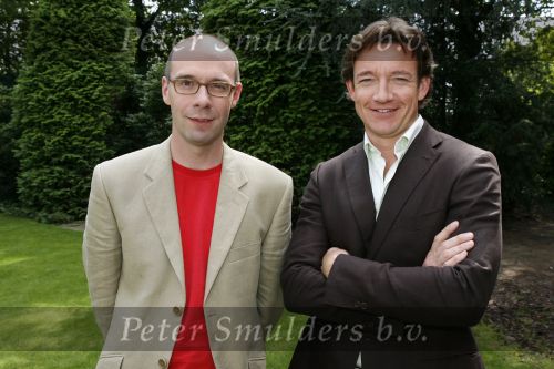 Laren 23 augustus 2006
Perspresentatie AVRO bij singer in Laren.
paul groot en Owen Schoemacher Koefnoen