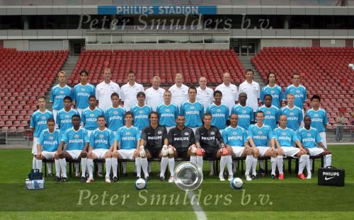 Eindhoven, 1 Augustus 2006
Perspresentatie PSV Seizoen 2006/2007
Bovenste rij v.l.n.r.: Arvid smit  Manuel Da Costa  Ferd v Odenhoven  Joop Hiele  Tonny Btuins Slot  Ronald Koeman  Jan Wouters  Mart v d Heuvel  Luc v Agt  John de Jong Csaba Feher.
Middelste rij v.l.n.r.: Roy Beerens  Carlos Salcido  Michael Reiziger  Ibrahim Afellay  Phillip Cocu  Timmy Simons  Jan Vennegoor of Heselink  Michael Lamey  Arouna Kone  Jefferson Farfan  Michael Ball Lee Nguyen  
Onderste rij v.l.n.r.: Ismail Aissati  Eric Addo  Jason Culina  Jelle de Bock  Oscar Moens  Gomes  Ruud Boffin  Alex PSV  Andre Ooijer Mika Vayrynen  DaMarcus Beasley  in het uit-tenue