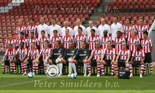 Eindhoven, 1 Augustus 2006
Perspresentatie PSV Seizoen 2006/2007
Bovenste rij v.l.n.r.: Arvid smit  Manuel Da Costa  Ferd v Odenhoven  Joop Hiele  Tonny Btuins Slot  Ronald Koeman  Jan Wouters  Mart v d Heuvel  Luc v Agt  John de Jong Csaba Feher.
Middelste rij v.l.n.r.: Roy Beerens  Carlos Salcido  Michael Reiziger  Ibrahim Afellay  Phillip Cocu  Timmy Simons  Jan Vennegoor of Heselink  Michael Lamey  Arouna Kone  Jefferson Farfan  Michael Ball Lee Nguyen  
Onderste rij v.l.n.r.: Ismail Aissati  Eric Addo  Jason Culina  Jelle de Bock  Oscar Moens  Gomes  Ruud Boffin  Alex PSV  Andre Ooijer Mika Vayrynen  DaMarcus Beasley