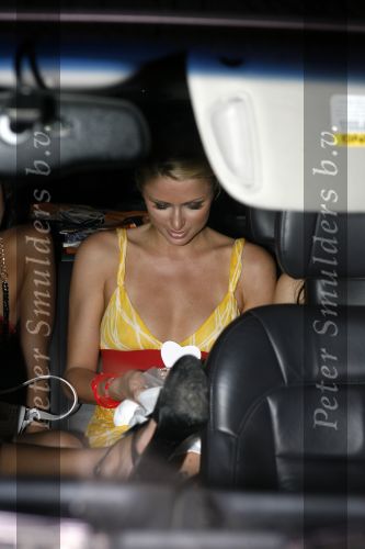 Ibiza 27 juli 2006
Paris Hilton op stap bij club Pasha op Ibiza.
