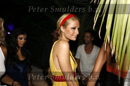 Ibiza 27 juli 2006
Paris Hilton op stap bij club Pasha op Ibiza.