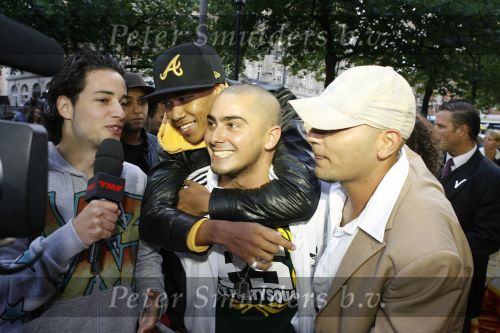 Amsterdam 20 augustus 2006
Premiere Step Up in pathe City in Amsterdam.
Partysquad en DJ Chucky (l)