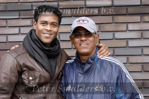 Amsterdam 2 juni 2006
Justin Kluivert op training bij de ajax jeugd. Justin is gescout door AJAX. Papa Patrick en moeder Angela waren natuurlijk bij de eerste training.  Patrick met zijn vader
Peter Smulders bv