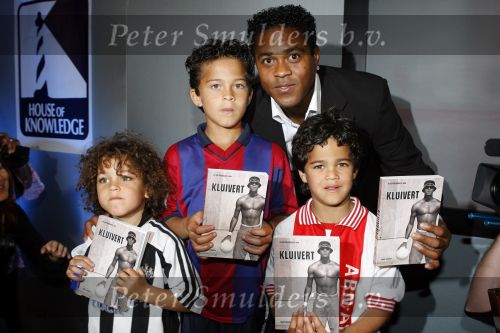Amsterdam 29 mei 2006
Presentatie boek Patrick Kluivert in hotel Krasnapolsky.
Patrick met Quincy Justin en ruben
Peter Smulders bv