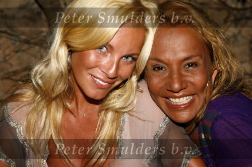 Ibiza 28 juli 2006
Patty Brard  en Angela Kluivert  op  Ibiza.