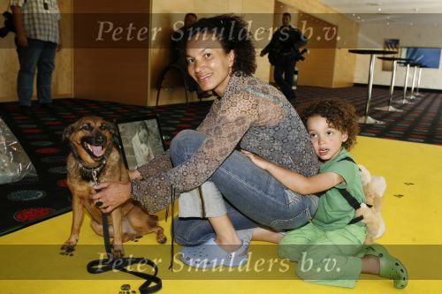 Amsterdam 16 juli 2006
OPening honden spa in het hilton hotel
Paula Udondek met zoontje en hond
