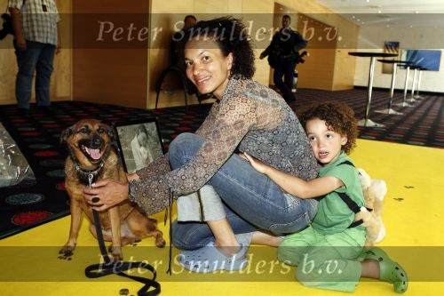 Amsterdam 16 juli 2006
OPening honden spa in het hilton hotel
Paula Udondek met zoontje en hond