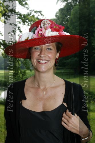 Breukelen 7 juni 2006
Haringparty neijenrode.
paulien Huizinga met hoed
Peter Smulders bv