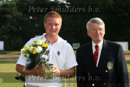 Molenschot, 22 Juli 2006
Golfclub Toxandria, Internationaal Golftoernooi Riverwoods 
Voorzitter Pe Kohnstamm met de runnerup James Smith