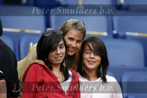 Amsterdam 13 augustus 2006
Ajax-PSV 3-1 om de johan Cruijff schaal in de arena.
Pedro Salazar zijn vriendin en dochters
Peter Smulders bv