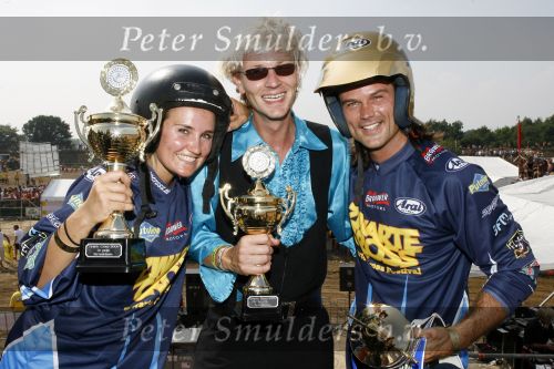 Lichtenvoorde 23 juli 2006
De zwarte cross met diverse BN ers.
Peggy Vrijens Wouter v d Goes en Arie Boomsma