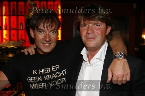 Blaricum 17 mei 2006
Gerard Joling  Gordon en Peter Gallas met gouden dvd
Peter Smulders bv