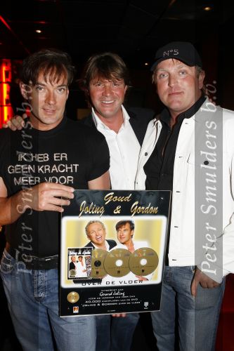 Blaricum 17 mei 2006
Gerard Joling  Gordon en Peter Gallas met gouden dvd
Peter Smulders bv