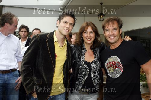 Amsterdam 22 juni 2006
Adverteerders Story naar Robbie Williams.
Petra Bakker Schut Gerard Joling en Nick
Peter Smulders bv