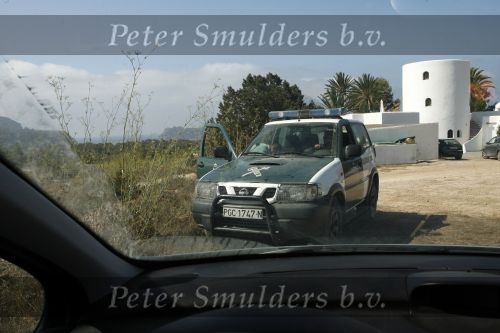 Ibiza 30 juli 2006
Controle van de politie in omgeving van Huis Marco Borsato.