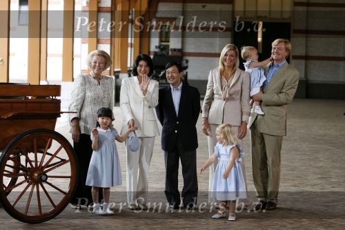 Apeldoorn 18 augustus 2006
Fotosessie Koningin Beatrix met Maxima Prins Willem Alexandert Amalia Alexia en de keizerlijke hoogheden van Japan Prins Naruhito Prinses Masako en prinses Aiko op paleis het Loo.