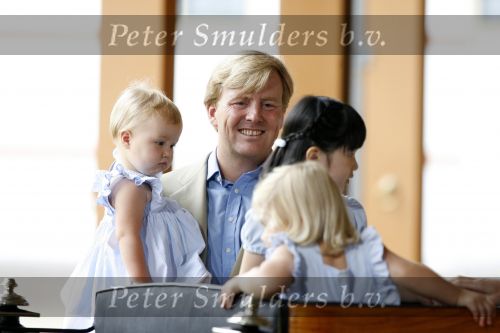 Apeldoorn 18 augustus 2006
Fotosessie Koningin Beatrix met Maxima Prins Willem Alexandert Amalia Alexia en de keizerlijke hoogheden van Japan Prins Naruhito Prinses Masako en prinses Aiko op paleis het Loo.
