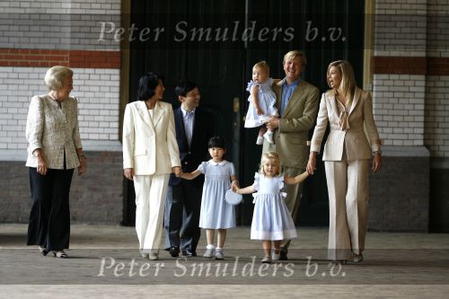 Apeldoorn 18 augustus 2006
Fotosessie Koningin Beatrix met Maxima Prins Willem Alexandert Amalia Alexia en de keizerlijke hoogheden van Japan Prins Naruhito Prinses Masako en prinses Aiko op paleis het Loo.