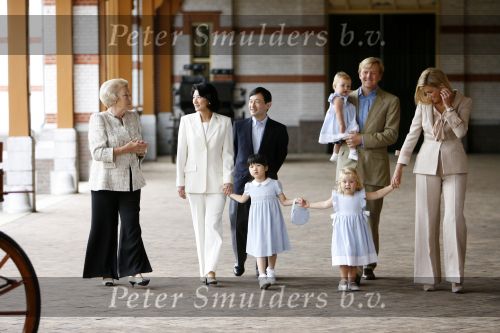 Apeldoorn 18 augustus 2006
Fotosessie Koningin Beatrix met Maxima Prins Willem Alexandert Amalia Alexia en de keizerlijke hoogheden van Japan Prins Naruhito Prinses Masako en prinses Aiko op paleis het Loo.